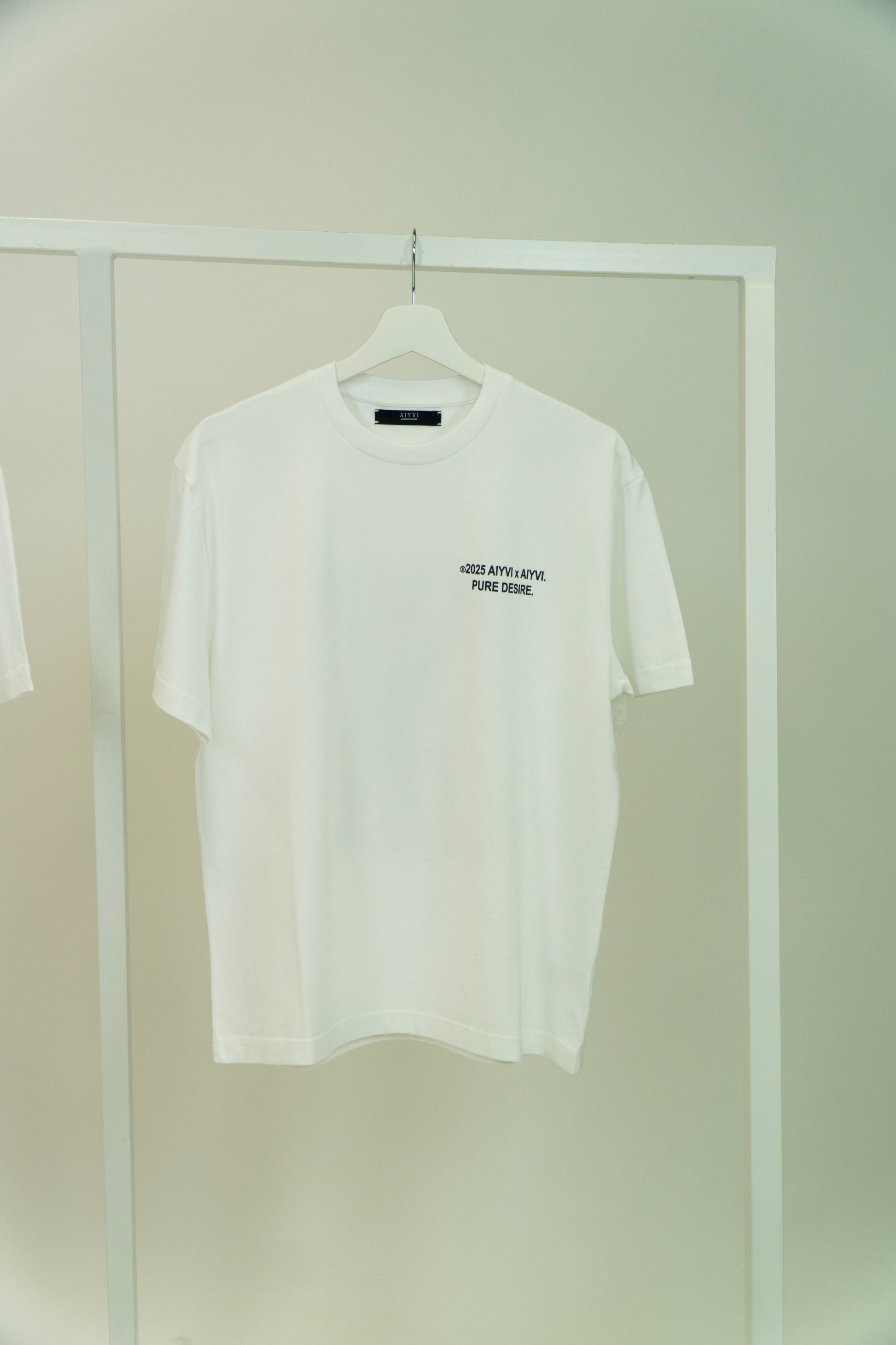 AIYVI - PURE DESIRE